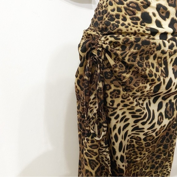 𝅺NWT NASTY GAL ANIMAL LEOPARD CINCHED SHORT SLEEVE  FAUX WRAP SLIT DRESS - 10 - Picture 7 of 14